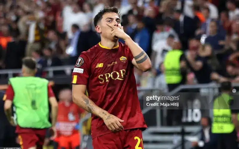 Dybala khéo léo và khó bắt bài.