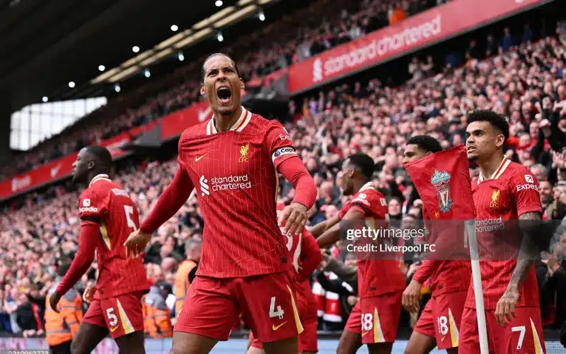 Van Dijk là trụ cột của Liverpool.