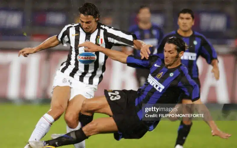 Materazzi có mâu thuẫn với Ibra.