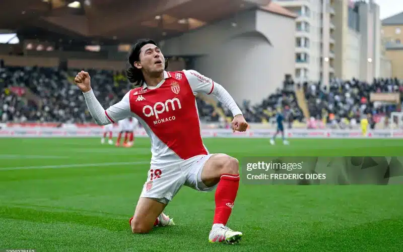 Minamino trong màu áo Monaco.